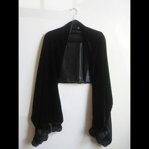 Black velvet stole with rabbit fur trim